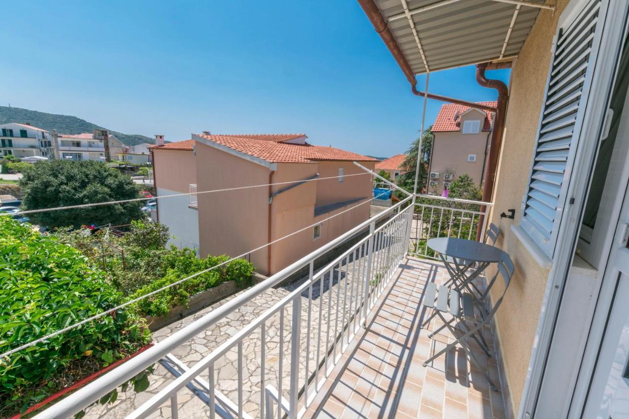 Apartment Hans Примоштен Экстерьер фото