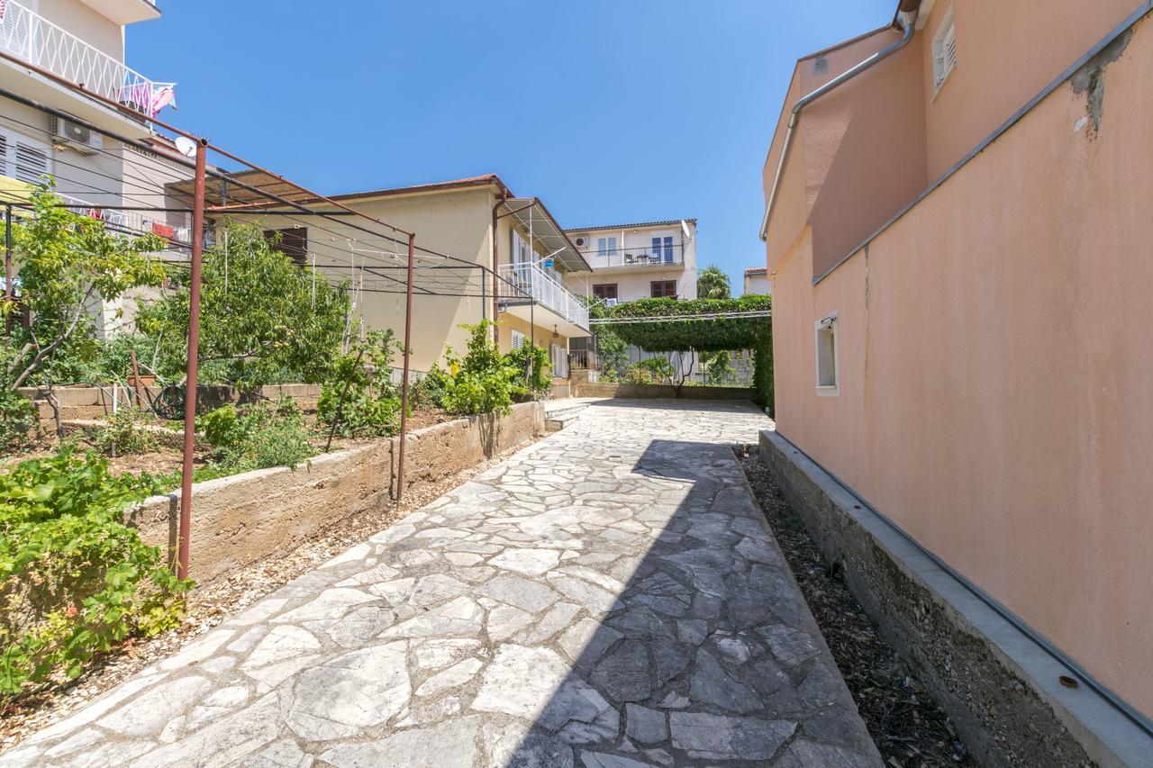 Apartment Hans Примоштен Экстерьер фото
